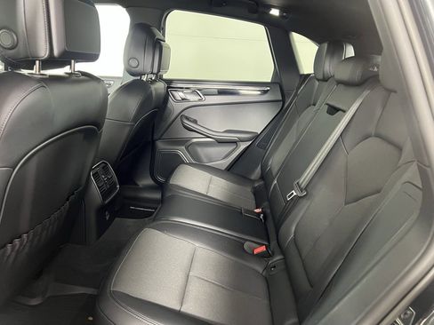 Certified 2025 Porsche Macan image 24