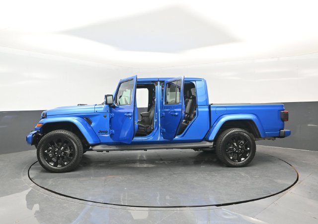 Used 2022 Jeep Gladiator Overland AWD/4WD image 32