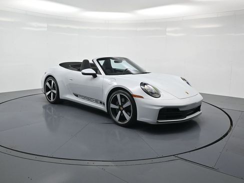Used 2025 Porsche 911 Carrera image 32