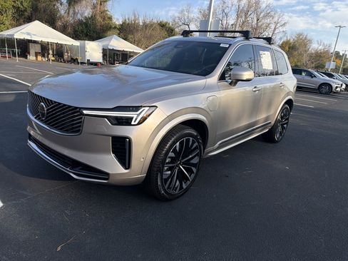 Used 2026 Volvo XC90 T8 Plus w/ Protection Package Premier image 40