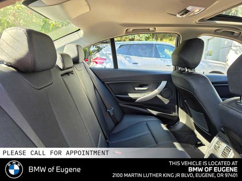 Used 2018 BMW 320i xDrive Sedan w/ Convenience Package AWD/4WD image 15