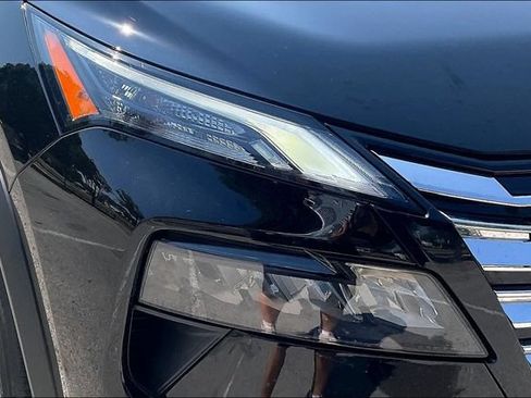 Certified 2026 Nissan Rogue SV FWD image 26