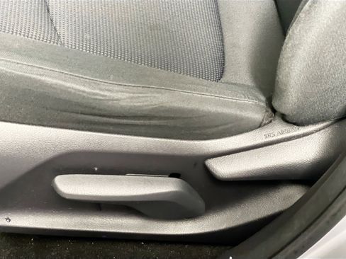 Used 2020 Toyota RAV4 LE image 15