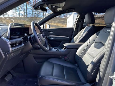 Used 2025 Cadillac XT4 Premium Luxury image 19