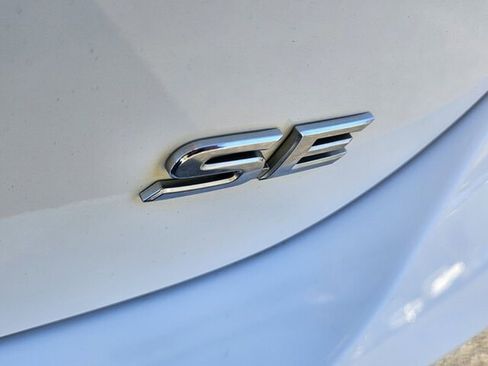 Used 2022 Toyota Camry SE image 13