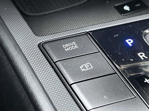 Used 2025 Hyundai Elantra Sport FWD image 36