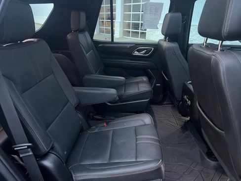 Used 2022 Chevrolet Tahoe RST w/ Luxury Package AWD/4WD image 16