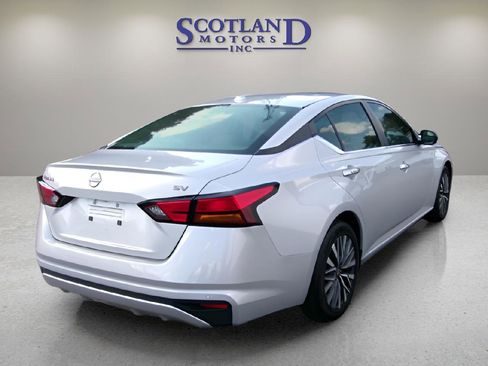 Used 2024 Nissan Altima 2.5 SV image 6