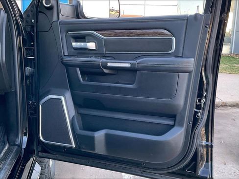 Used 2019 RAM 3500 Laramie image 23