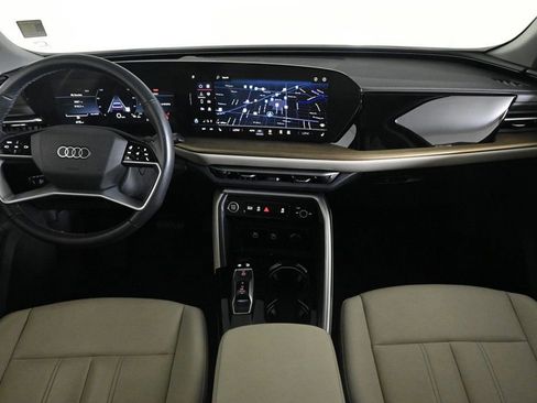 Certified 2025 Audi Q5 Premium w/ Convenience Package image 9