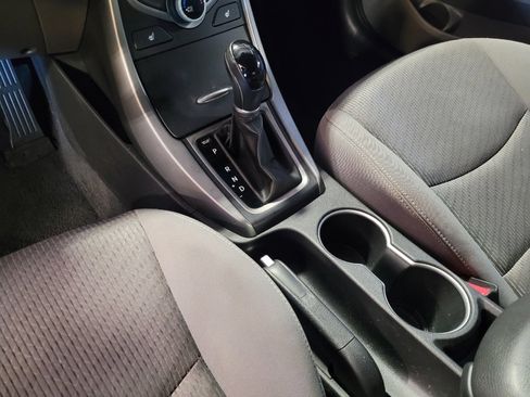 Used 2014 Hyundai Elantra image 26
