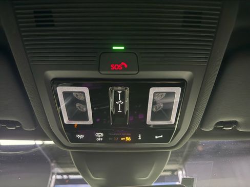 Used 2022 Volkswagen GTI SE image 30