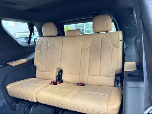New 2026 Cadillac Escalade IQL Sport 2 w/ LPO, Etrunk Organizer Package AWD/4WD image 12