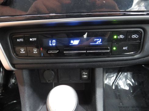 Used 2019 Toyota Corolla LE FWD image 20