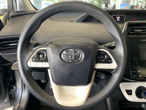 Used 2018 Toyota Prius One w/ Carpet Mat Package FWD image 17