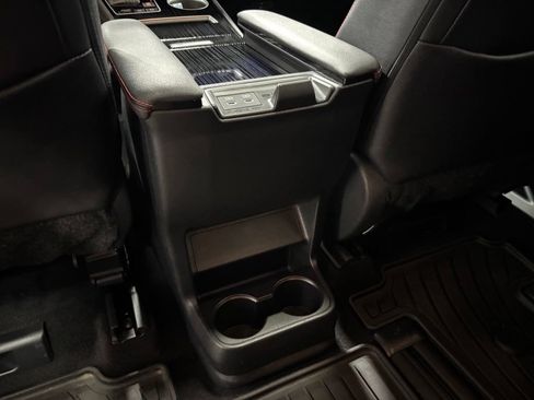 Used 2025 Toyota Sienna XSE FWD image 51