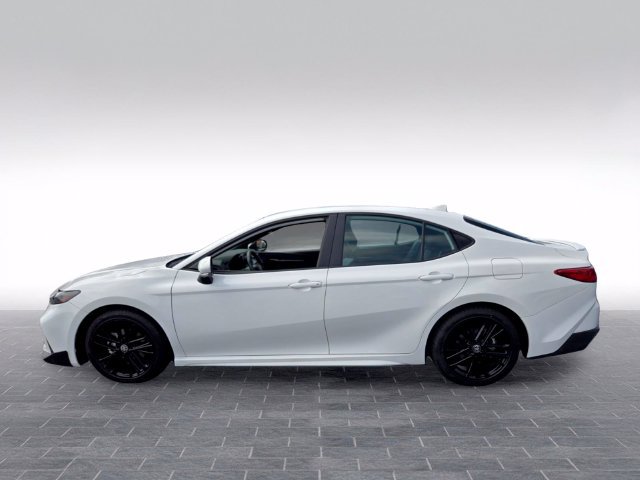 Used 2025 Toyota Camry SE FWD image 4