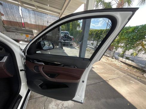 Used 2018 BMW X1 sDrive28i FWD image 8