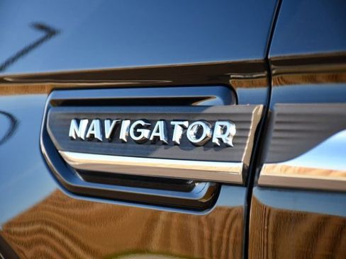 Used 2023 Lincoln Navigator L Reserve image 12