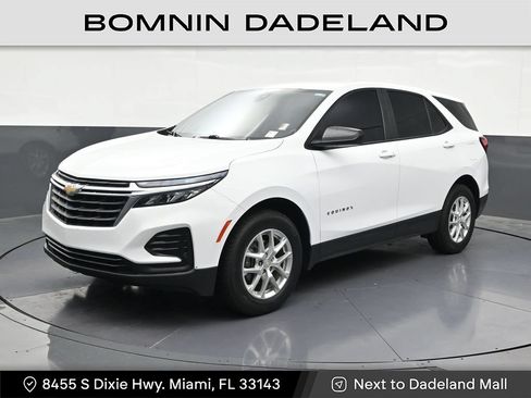 Used 2022 Chevrolet Equinox LS FWD image 1
