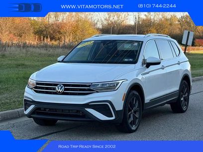 Used 2023 Volkswagen Tiguan SE w/ Panoramic Sunroof Package