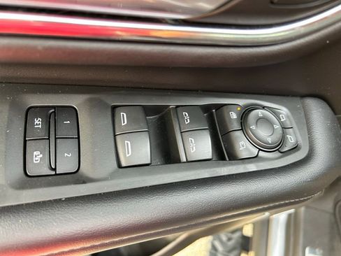 Used 2022 Chevrolet Suburban Z71 w/ Z71 Off-Road Package image 18