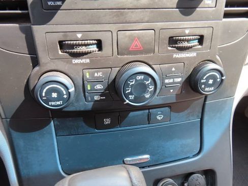 Used 2008 Kia Sedona LX FWD image 23
