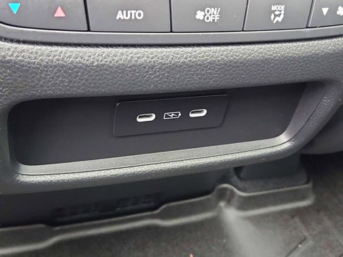 Certified 2025 Honda Pilot Touring image 23