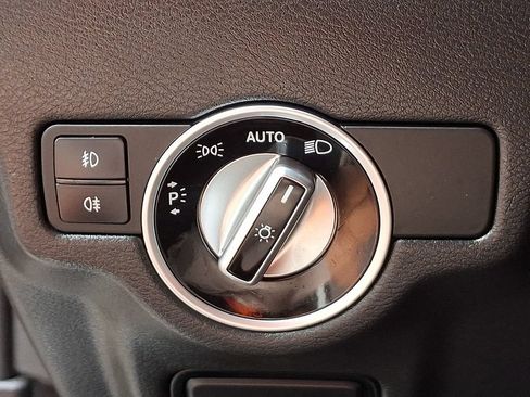 Used 2018 INFINITI QX30 AWD image 24