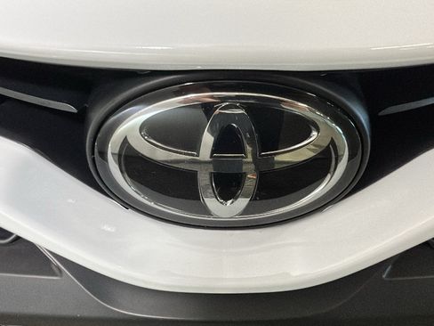 Used 2024 Toyota Camry SE FWD image 8