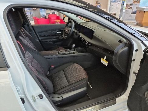 New 2026 Nissan Sentra SR FWD image 10