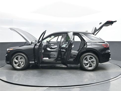 Used 2026 Genesis GV70 2.5T Advanced image 20
