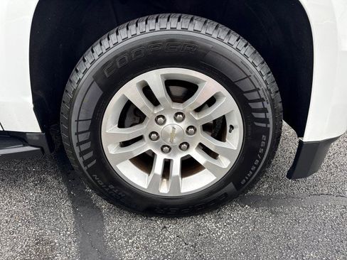 Used 2018 Chevrolet Suburban LS AWD/4WD image 9