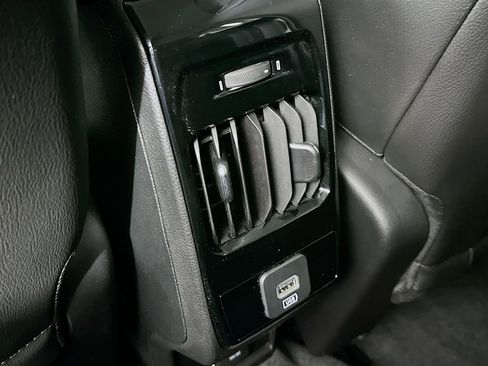 Used 2022 Jeep Compass Latitude image 30