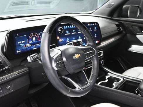 Used 2025 Chevrolet Traverse High Country w/ LPO, Floor Liner Package FWD image 13