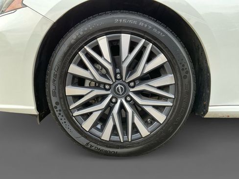 Used 2023 Nissan Altima 2.5 SV image 16