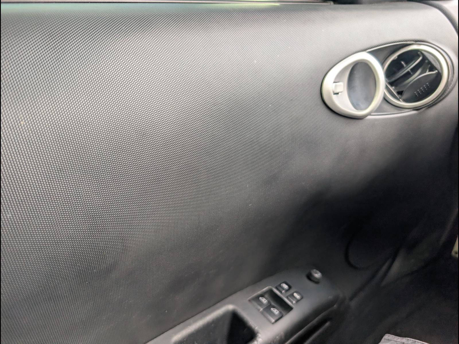 Used 2004 Nissan 350Z Enthusiast RWD image 16