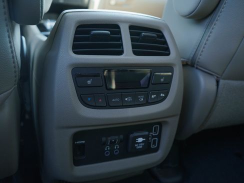 Used 2021 Honda Pilot Touring image 16