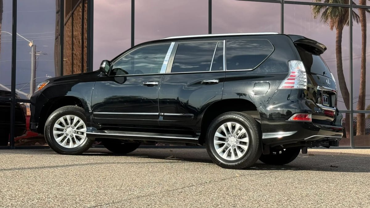 Used 2014 Lexus GX 460 w/ Premium Package AWD/4WD image 6