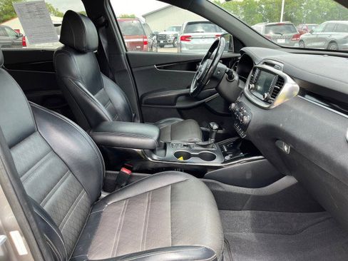 Used 2017 Kia Sorento SX image 20