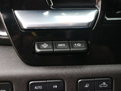 Used 2025 Chevrolet Silverado 1500 High Country AWD/4WD image 32