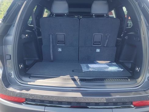 New 2025 Jeep Grand Cherokee L Altitude image 17