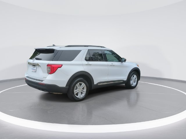 Used 2023 Ford Explorer XLT AWD/4WD image 8