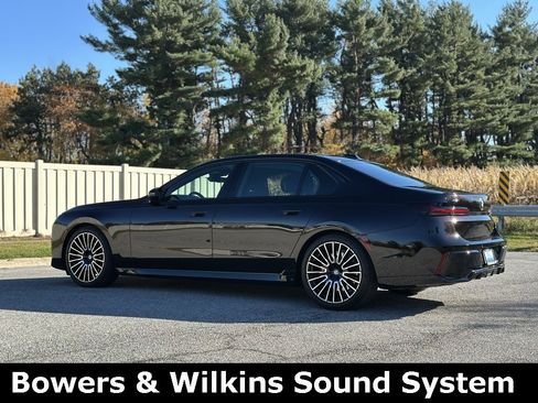 Used 2025 BMW 740i xDrive w/ Executive Package image 7