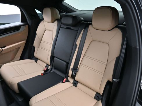 New 2026 Porsche Cayenne Coupe AWD/4WD image 24