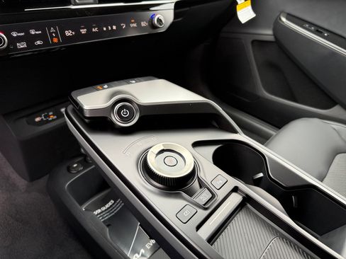 New 2025 Kia EV6 Light image 13