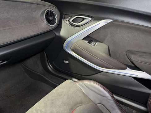 Used 2018 Chevrolet Camaro ZL1 image 22