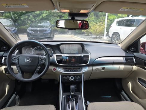 Used 2014 Honda Accord Touring image 17