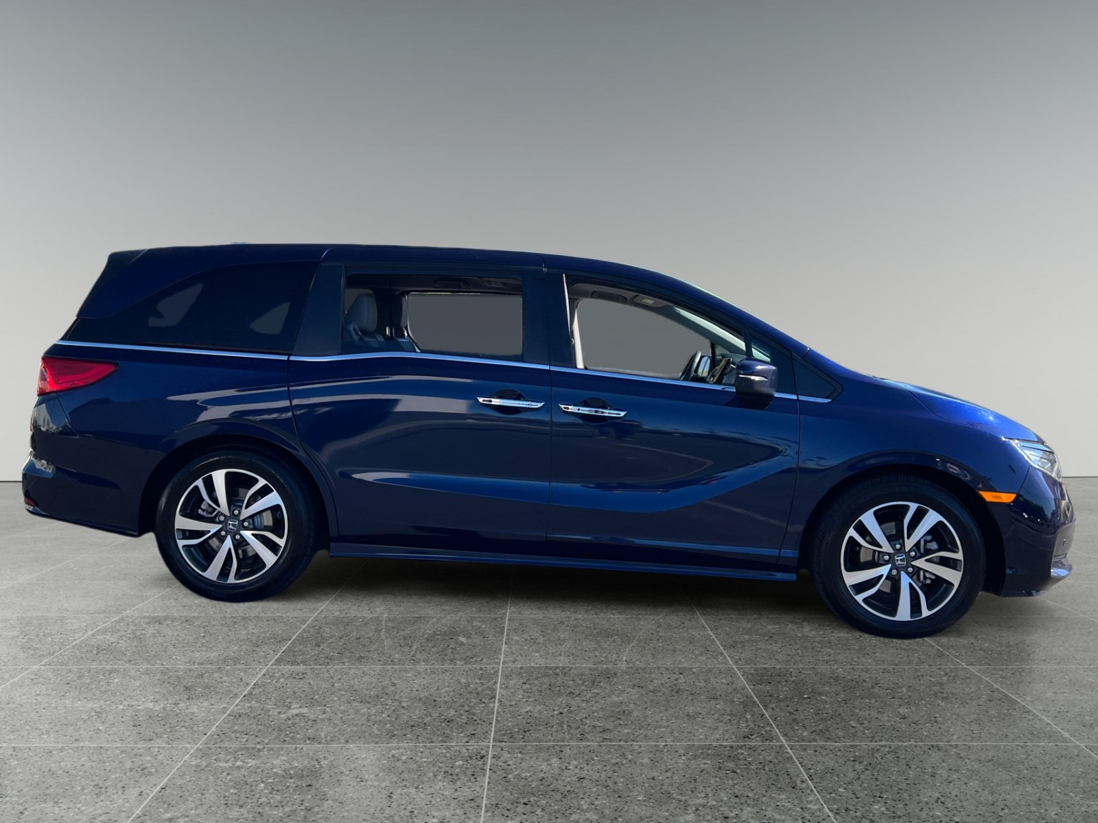 Used 2023 Honda Odyssey Touring image 6