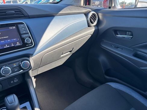 Used 2025 Nissan Versa SV image 33